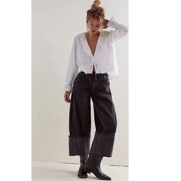 Free People We The Free Olsen Cuffed Crop Barrel Jeans washed black size 27 - Picture 1 of 16
